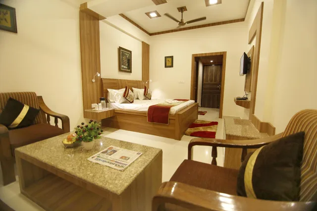 غرفة فاخرة بسرير مزدوج، HOTEL SHEETAL REGENCY 2/2