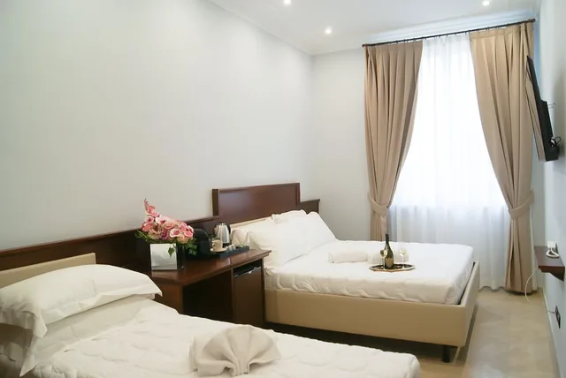 Room, Triple, 1 Double and 1 Single Bed, City View, Hotel Esposizione Roma 1/3