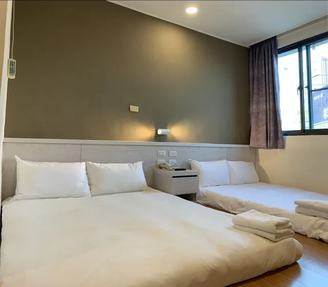 Deluxe, Quadruple, 2 Double Beds, Raise Hotel Taichung 2/6