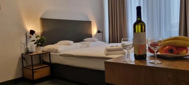 Komfort Double or Twin with AC، Legie Hotel 7/10