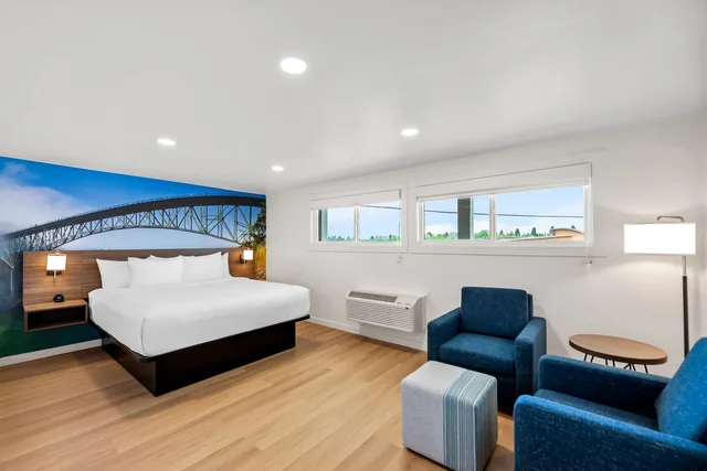 غرفة بسرير كوين، Clarion Pointe Mount Vernon - Burlington WA 1/4