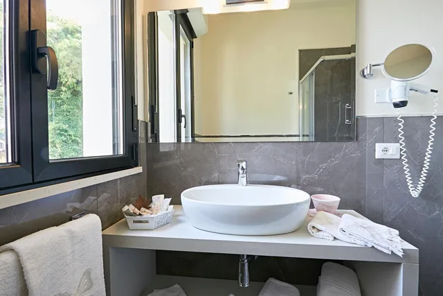 Superior, Quadruple, Hotel Athena 5/10