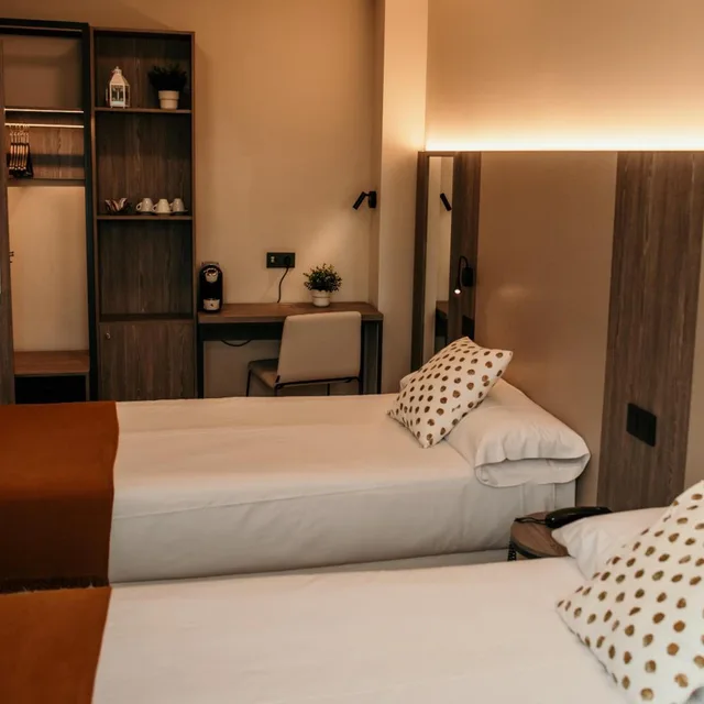 غرفة ثلاثية، Hotel Lux Melide 3/8