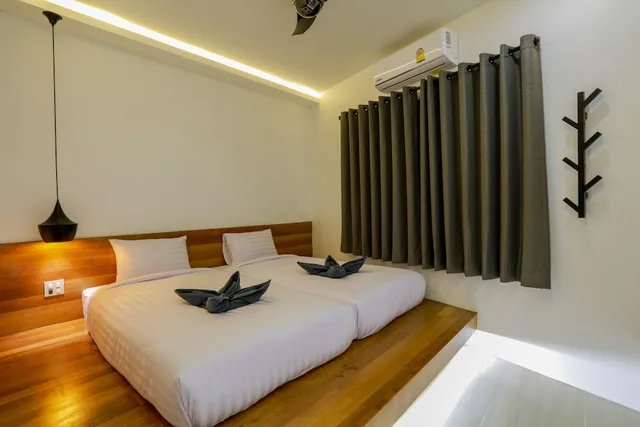 غرفة قياسية ثلاثية بسرير كينج وسرير فردي، Chaantalay Hotel 2/3