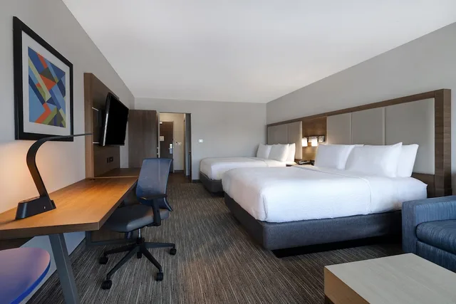 Suite, 2 Queen Beds, Sofa, Holiday Inn Express & Suites Ann Arbor - University South 5/8