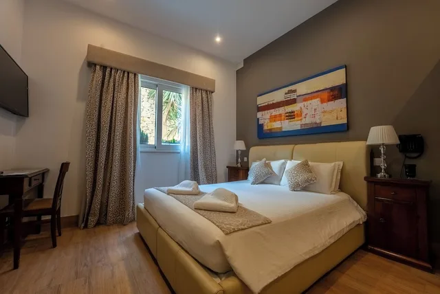 جناح بسرير كوين، PALAZZO VIOLETTA 2/10