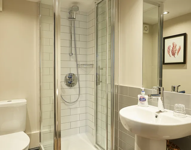 غرفة بسريرين منفصلين، Fisherman's Tavern Hotel - Inn 5/8