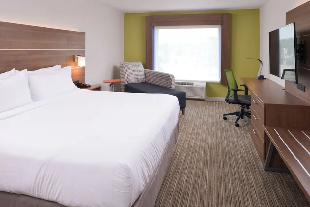 غرفة قياسية بسرير كينج، Holiday Inn Express And Suites Omaha 120th And Maple 3/5