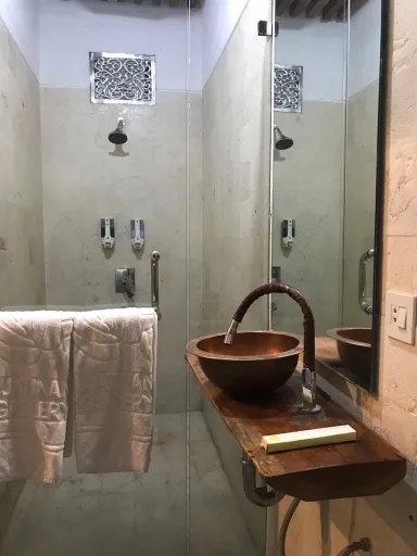 Deluxe, Twin Beds, Flores Gallery Hotel 3/3