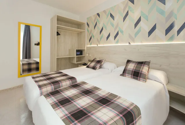 Twin Room 2ad، Hotel Vibra Lei Ibiza 4/6