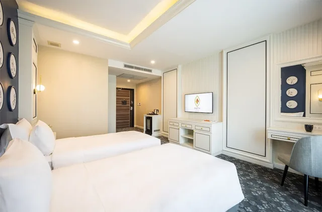 غرفة سوبيريور بإطلالة على المدينة بشرفة، Eastin Hotel Vientiane 1/8