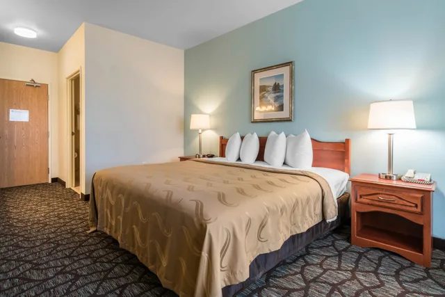 غرفة قياسية بسرير كينج لذوي الإعاقة، Quality Inn & Suites Sequim at Olympic National Park 4/6