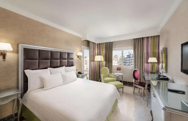 غرفة بسرير كينج بإطلالة على المدينة، Hilton Alexandria Corniche 2/11