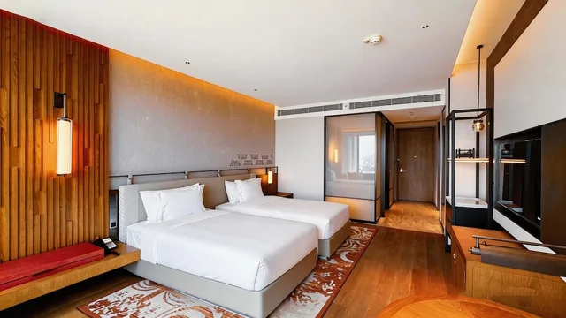 Hualuxe Guiyang Financial City, Guiyang 10/50