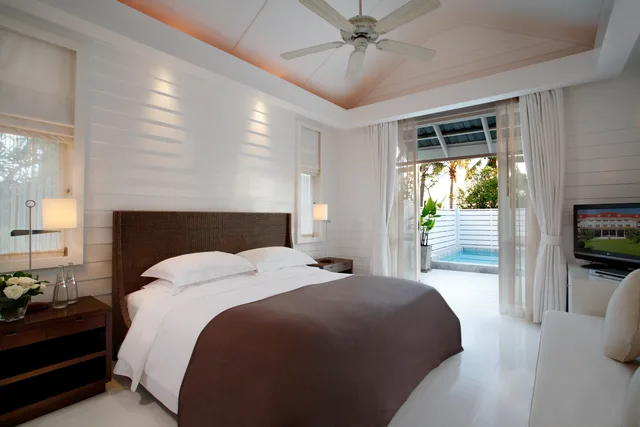 فيلا بمسبح خاص، Centara Grand Beach Resort Hua Hin 1/1