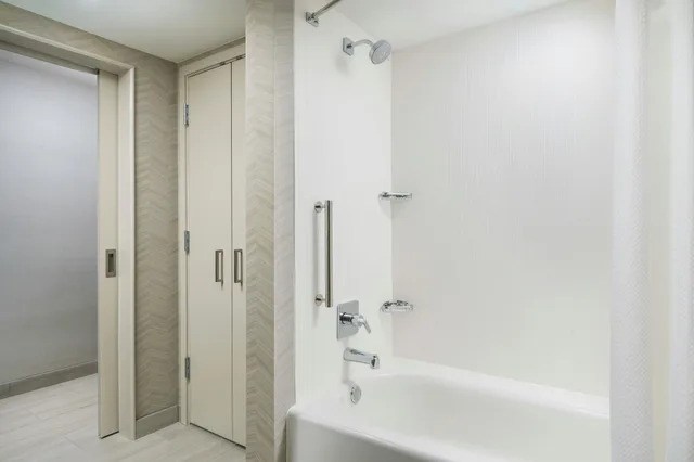 غرفة، Courtyard By Marriott Orlando Downtown 7/8