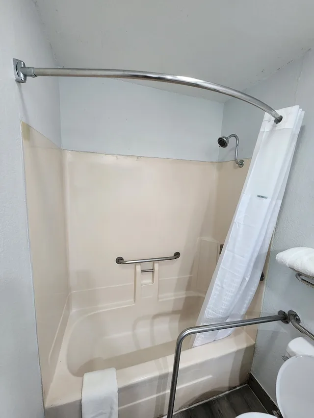 Studio, Suite, King Bed, Super 8 By Wyndham Shreveport 6/6