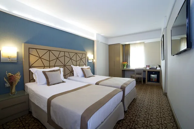 غرفة قياسية بسريرين منفصلين، Ramada By Wyndham Istanbul Taksim 10/10