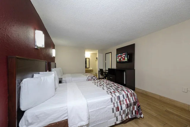 Standard, 2 Double Beds, Red Roof Inn New Orleans Westbank 2/4