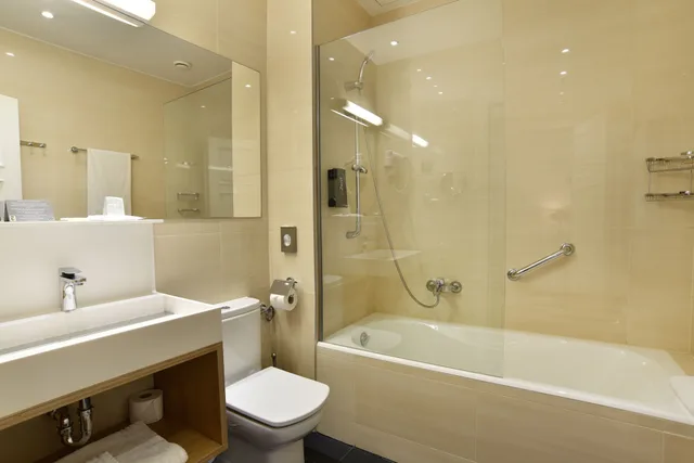 غرفة بريميوم عائلية بسرير مزدوج مع أريكة، Hotel Zenit Budapest Palace 4/5