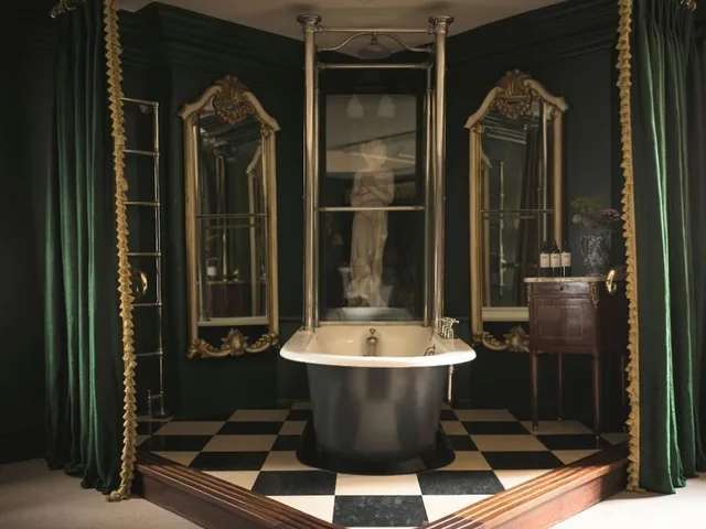 جناح سيغنتشر بسرير كينج، The Rookery Hotel 5/5