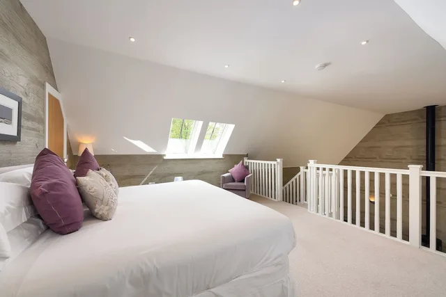 Classic, Lodge, King Bed، GLENCOE HOUSE 1/4