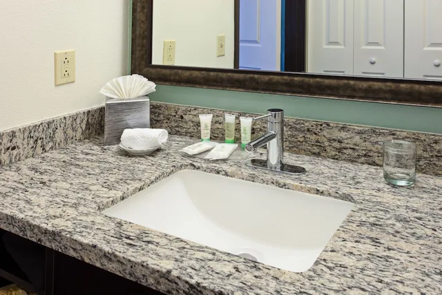 جناح بسرير كوين وسريرين مزدوجين بغرفتي نوم بمطبخ، Staybridge Suites Irvine East/Lake Forest 3/3