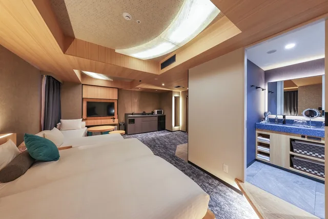 غرفة ديلوكس بأربعة أسرّة مع أريكة مع أريكة، Hotel Keihan Tenmabashiekimae 2/5