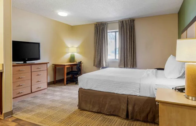 Studio, Queen Bed, Accessible, Extended Stay America-Raleigh-North Raleigh-Wake Towne Drive 2/10