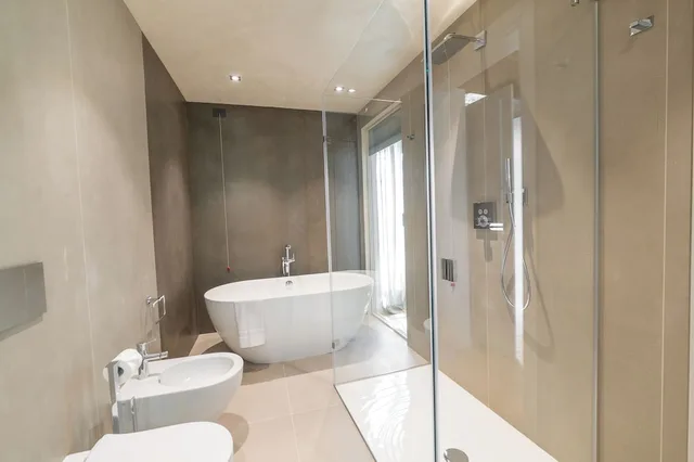 غرفة ديلوكس بسرير كينج بإطلالة على الحديقة، Relais San Vigilio Al Castello 4/4