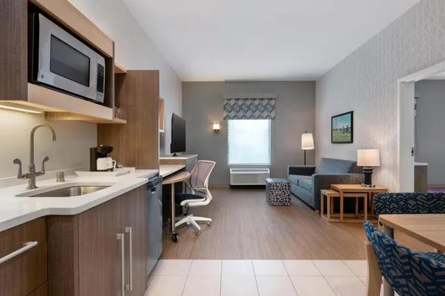 1 Bedroom, Suite, King Bed, Sofa, Home2 Suites By Hilton Florence Cincinnati Airport South 4/7