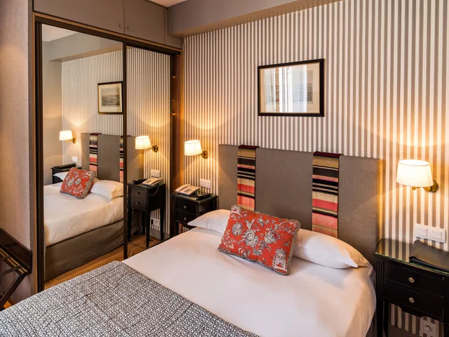 Double Tradition، Hotel Louison 1/6