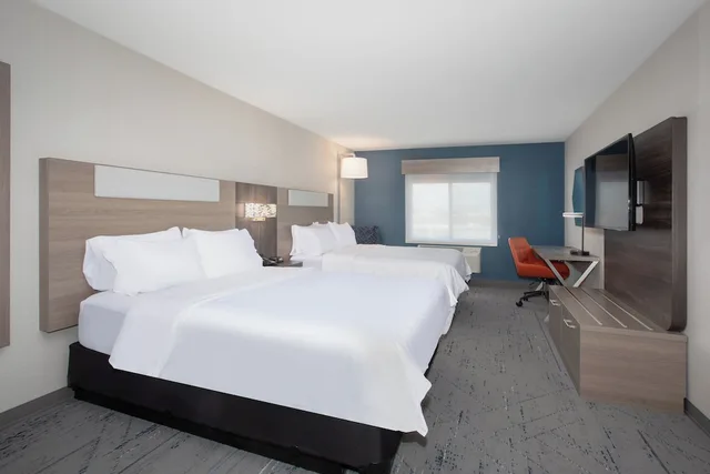 غرفة قياسية بسريرين كوين، Holiday Inn Express Hotel And Suites Rapid City 1/10