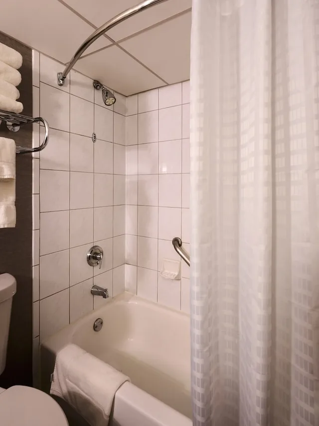 غرفة بسريرين مزدوجين، Radisson Hotel Hauppauge-Long Island 4/4