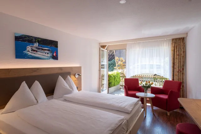 غرفة بسرير مزدوج بشرفة، Chalet Swiss Hotel 2/8