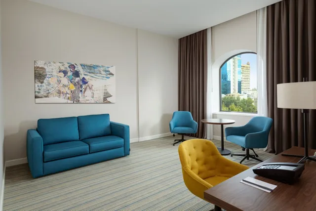 غرفة سوبيريور بسرير كينج، Courtyard by Marriott Baku 1/1