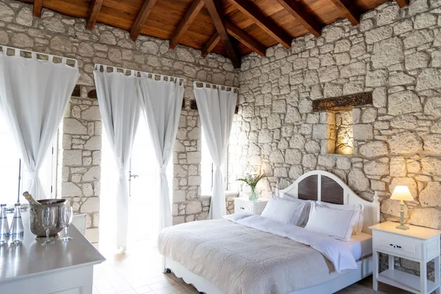 غرفة سيغنتشر بسرير مزدوج بإطلالة على المسبح، Manastir Alacati Hotel 2/6