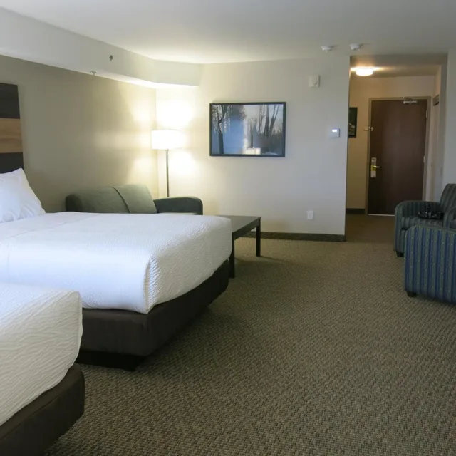 جناح ديلوكس بسرير كوين، Days Inn & Suites By Wyndham Lindsay 5/10