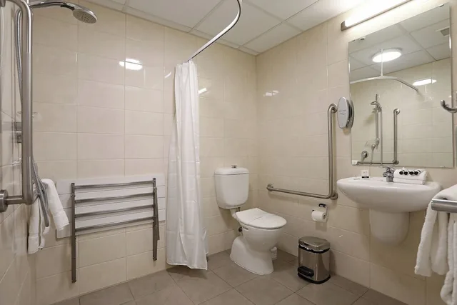 استوديو بسرير كوين لذوي الإعاقة، Quality Suites Central Square 4/4