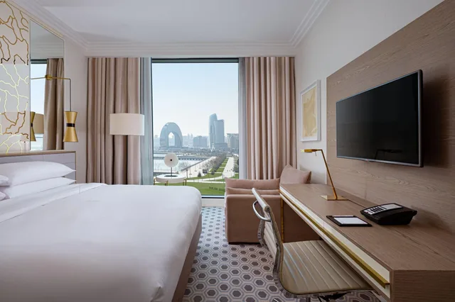 غرفة بسرير مزدوج بإطلالة على البحر، Marriot Baku Boulevard Hotel 5/8