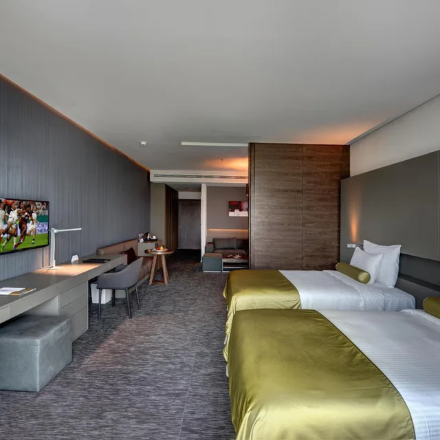 2 Bedrooms, Family Suite, The 72 Hotel 3/10