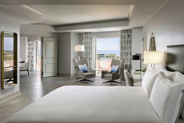 1 Bedroom, Suite, King Bed, Tower View، The Vinoy Resort & Golf Club Autograph Collection 1/10