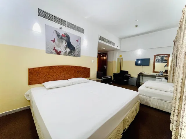 غرفة قياسية بسرير مزدوج، QUEENS HOTEL 1/8
