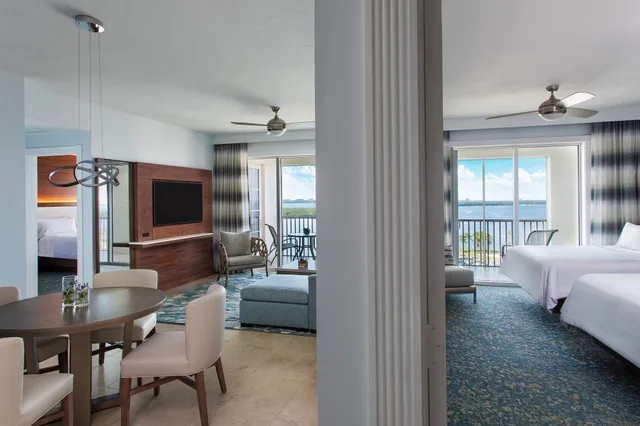 جناح بإطلالة على المرسى بشرفة بغرفتي نوم، Westin Cape Coral Resort Formely the Resort At Marina Village 4/8