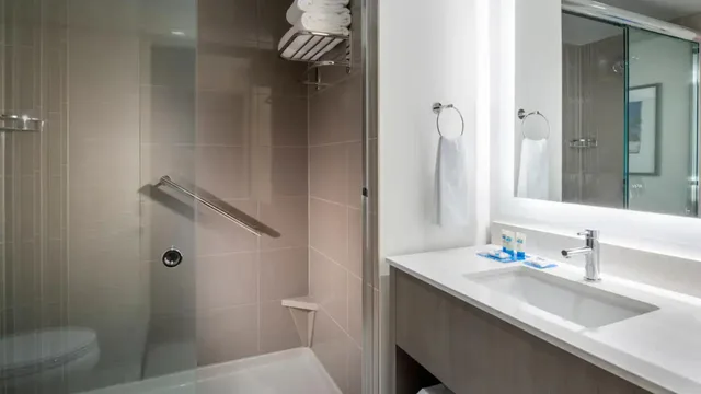 غرفة بسرير كينج، Hyatt House East Moline/Quad Cities 1/3