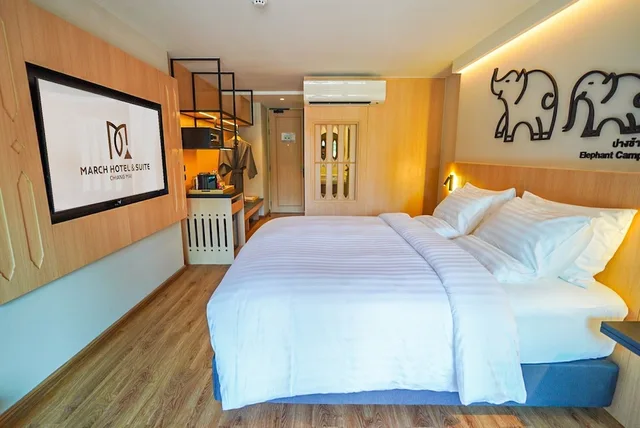 غرفة جونيور بسرير كينج بإطلالة على النهر بشرفة، March Hotel & Suite Riverside 2/7
