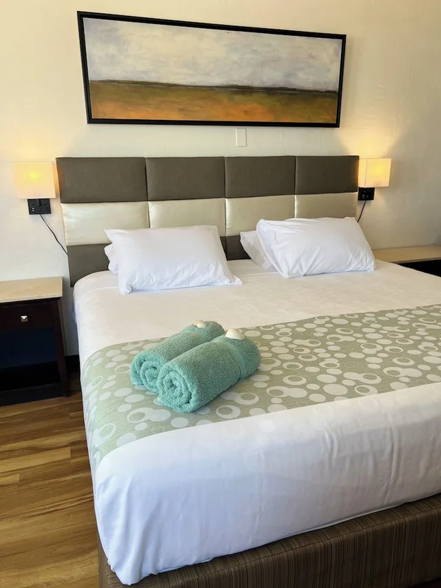 غرفة بسرير كينج بمطبخ صغير، Flamingo Inn 5/10