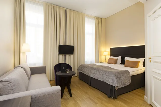 غرفة عائلية بسرير مزدوج مع أريكة، Elite Hotel Adlon 5/8