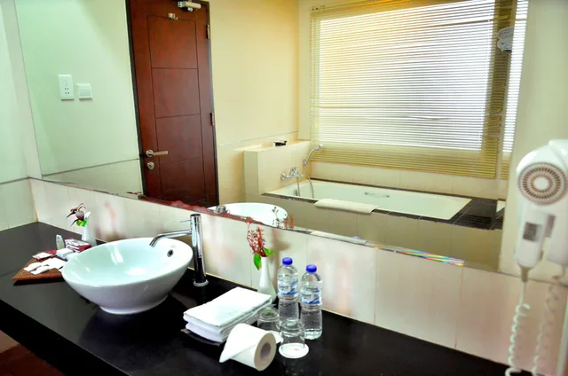جناح ملكي بسريرين منفصلين، Grande Padjadjaran Hotel Bogor 4/4