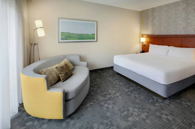 غرفة، Courtyard Dallas Addison Midway 1/3